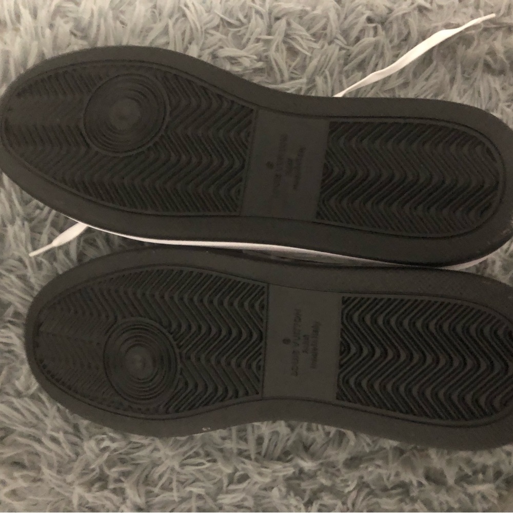 New never worn Louis Vittons - Picture 3 of 5